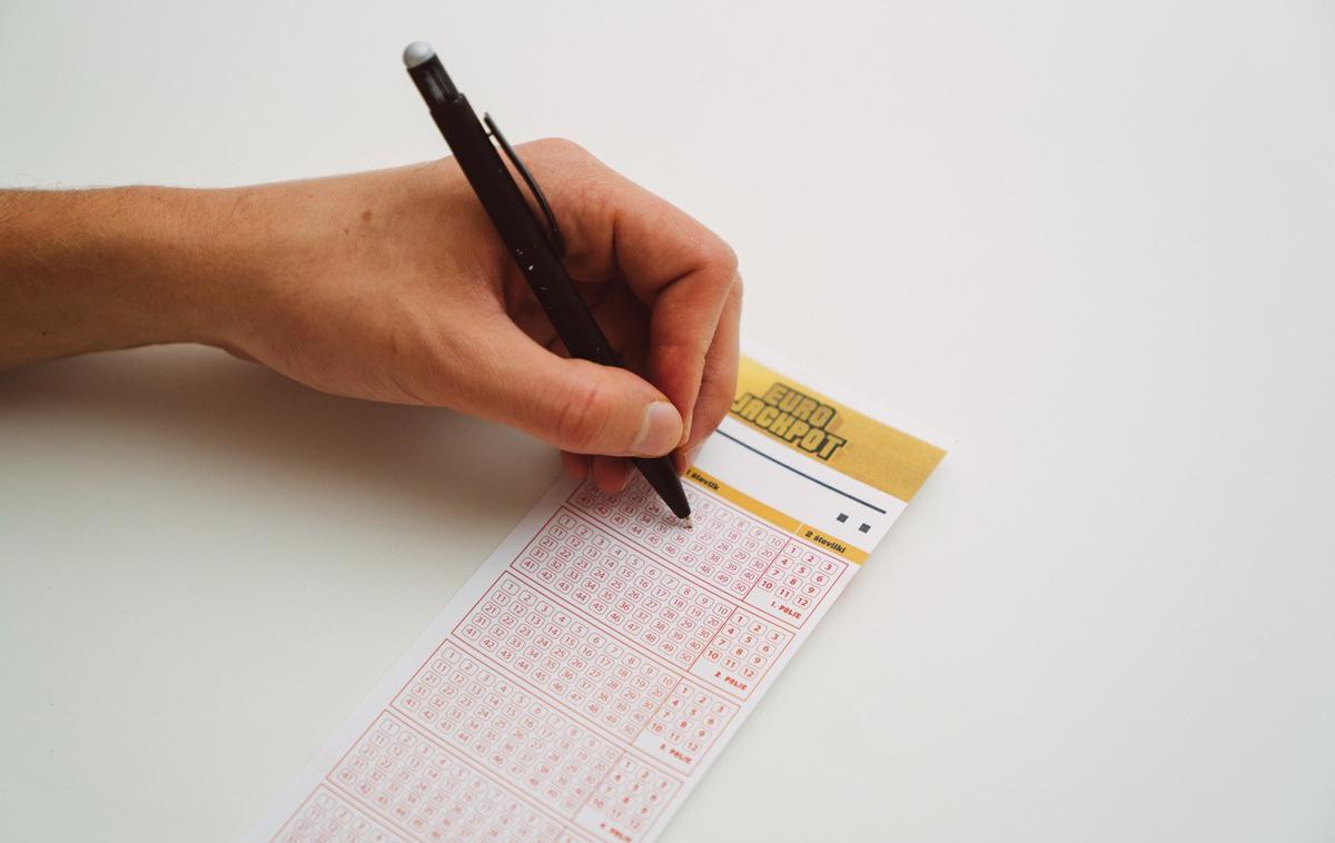 Eurojackpot listek, milijoni | Srečni dobitnik Eurojackpota ima stalno prebivališče v Kranju, zato je mestna občina prejela 5,6 milijona evrov. | Foto Loterija Slovenije