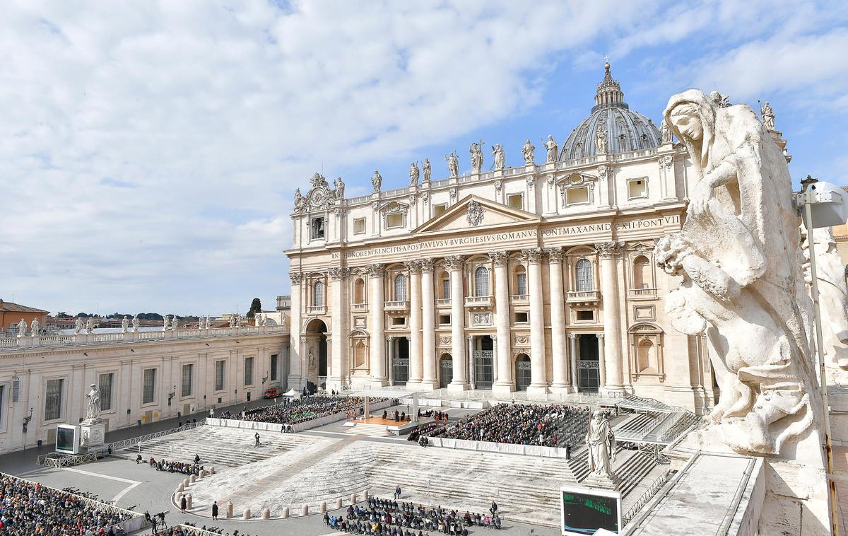 Vatikan | Lovke odmevnega vatikanskega finančnega škandala segajo tudi v Slovenijo. | Foto Reuters
