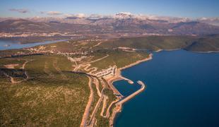 Na črnogorski obali gradijo povsem novo mesto za milijardo evrov #video #foto