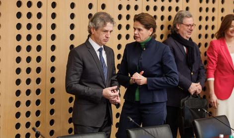 Ministrica Bratušek odobrila polete med Tel Avivom in Ljubljano, Golob zahteva pojasnilo
