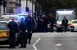 London: V trčenju poškodovanih 11 ljudi, sum terorizma izključen #video