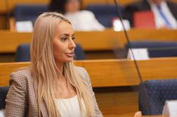 Političarka iz BiH študij prava končala v štirih mesecih? Označili so jo za turbo študentko.