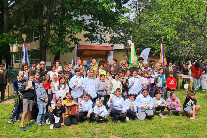 Mladi čebelarji v ospredju: projekt, ki navdušuje šole po vsej Sloveniji