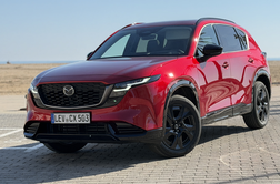 Novi mazda CX-5: več centimetrov in pikslov, motor pa le eden
