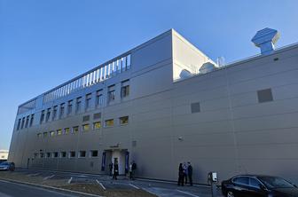 To je največji hangar za vzdrževanje letal v Sloveniji