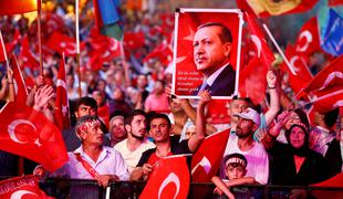 Erdogan v Sarajevu organizira predvolilni shod za Turke v tujini
