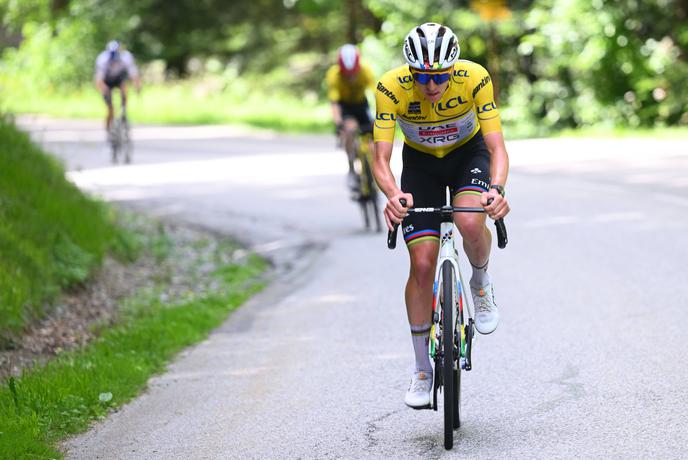 Tadej Pogačar v vlogi pomočnika