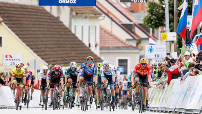 Dylanu Groenewegnu tesna zmaga v prvi etapi jubilejne slovenske pentlje