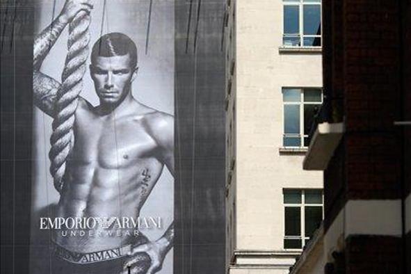 Victoria Beckham dala odpoved kot predstavnica Armanija