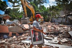 Indonezijski otok že ves dan tresejo močni potresni sunki