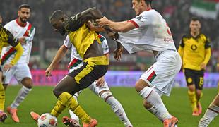 Bayern ugnal še Bayer, Köln napolnil mrežo HSV