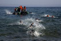 grška obalna straža, migranti, čoln