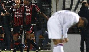 Blamaža Lyona, Auxerre do treh točk