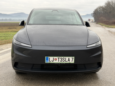 Ob koliko denarja bo Tesla? Iz CO2 “bazena” se želita umakniti Stellantis in Toyota.