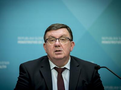 Fakin o koalicijski pogodbi: Populistični dokument, ki bo v zdravstvo vnesel veliko nepotrebnega nemira
