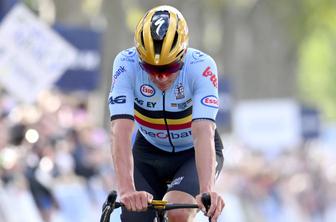 Evenepoel z ženo obtičal na gori Teide, pod vprašajem nastop na Kataloniji