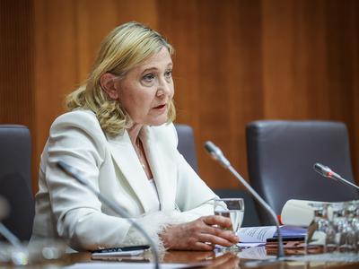 Ministrstvo za kulturo ustavilo postopek razpisa za dodelitev delovnih štipendij