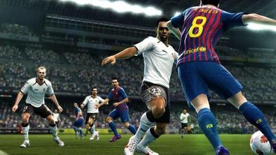 Ocenili smo: Pro Evolution Soccer 2013