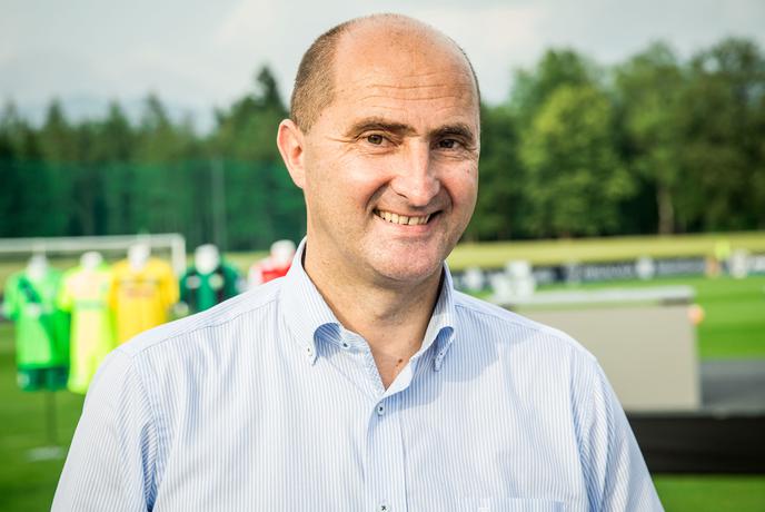 Predsednik prosi NZS, naj spremeni odločitev