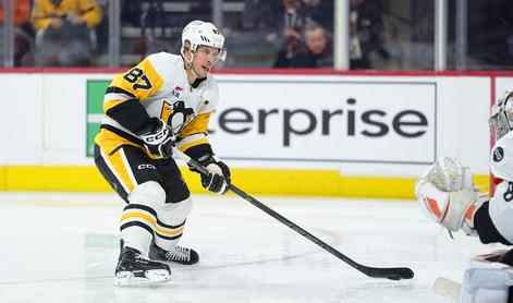 Pingvini z dvema goloma Crosbyja premagali letalce