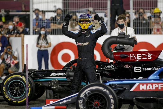 Fernando Alonso Katar | Fernando Alonso je bil presrečen ob vrnitvi na zmagovalni oder. | Foto Guliver Image