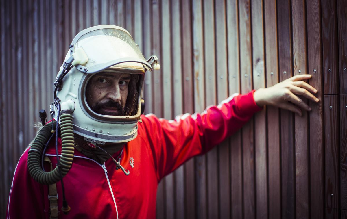 Alan Vitezič DMP | Astronavtova čelada je v resnici čelada pilota ruskega miga. | Foto Bojan Puhek