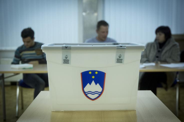 volišče, volitve, volivci, volilni listič, predsedniške volitve, glasovnica | Foto: Ana Kovač
