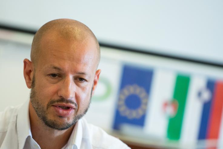 Generalni sekretar HZS Dejan Kontrec meni, da je reprezentanca potrebovala nov, svež veter. Kot pravi, je opažal, da določene stvari niso delovale, kot so si želeli, in da je morda prišlo do zasičenosti z istimi obrazi. Po njegovem mnenju se bodo fantje zdaj bolj trudili dokazovati, če bodo želeli biti v ekipi.  | Foto: Matic Klanšek Velej/Sportida