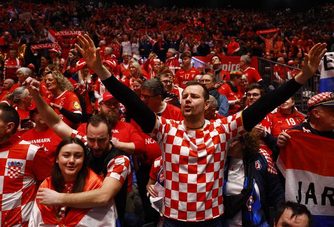 V Oslu je vladalo imenitno ozračje, na koncu pa so imeli več razlogov za zadovoljstvo danski navijači. | Foto: Reuters