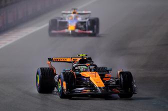 Dež v puščavi: Lando Norris prvi, Lewis Hamilton zadnji