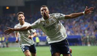 Real Madrid na krilih Mbappeja premagal Oviedo, petarda Villarreala