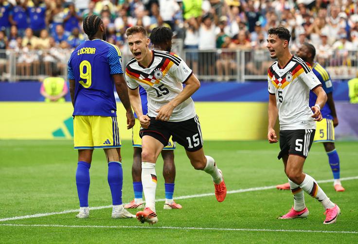 Nico Schlotterbeck je v 38. minuti znova popeljal Nemčijo v vodstvo. | Foto: Reuters