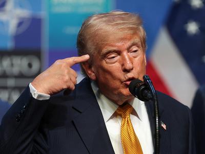 Trump zagrozil Iranu s popolnim uničenjem v primeru atentata nanj