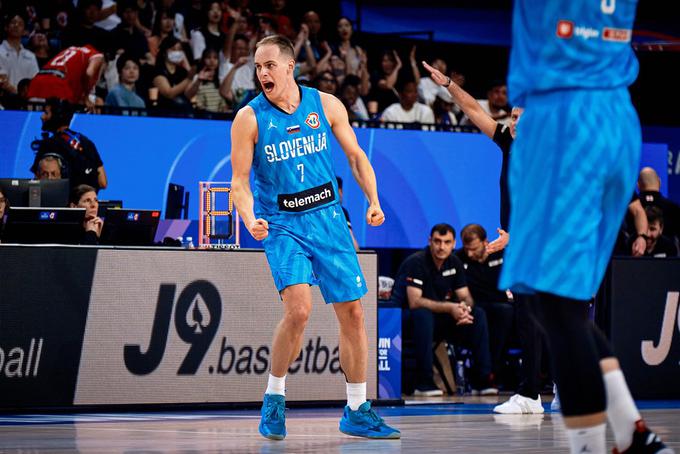 Klemen Prepelič je v drugi polovici druge četrtine začel odličen slovenski niz 12:0. | Foto: FIBA