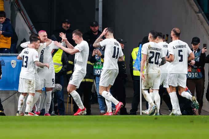 Veselje Slovenije ob zadetku za 1:0. | Foto: Aleš Fevžer