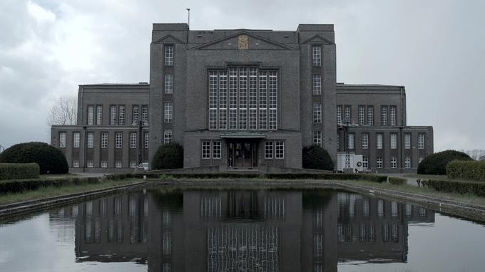 Še vedno ohranjena in delujoča postaja v v Nauenu, v kateri so leta 1913 prejeli prve signale iz vasi Kamino v Togu. Tudi to v filmu obiščeta Codellijevi potomki Alessandra in Valentina.  | Foto: 