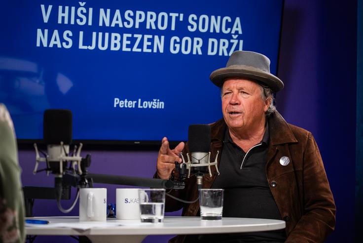 "Včasih je bil novinarski poklic lepši, zdaj so lastniki postali pogoltni," pravi Pero Lovšin. | Foto: Luka Petrič