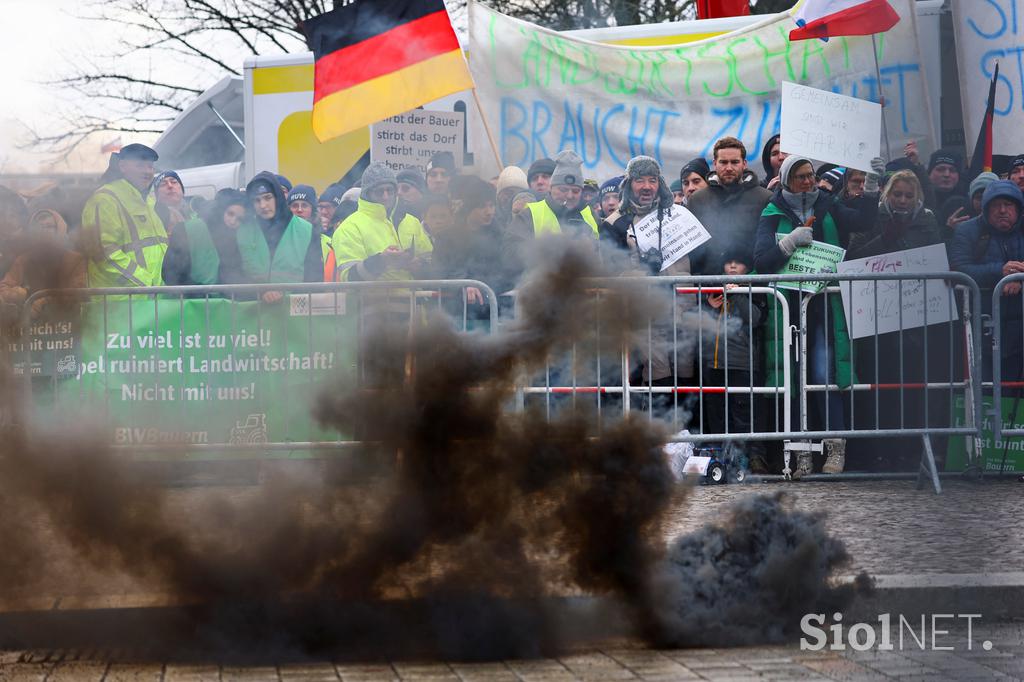 Protest kmetov v Berlinu