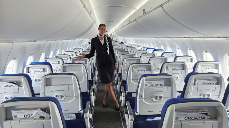 Med prednostmi letala Airbus A220 je tudi večje udobje za potnike: širši sedeži in več prostora za noge. | Foto: Srdjan Cvjetović