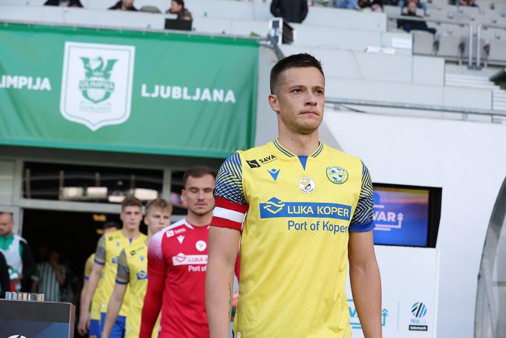 Kariero, v kateri je nosil tudi kapetanski trak Kopra, je končal že pri 30 letih. | Foto: Aleš Fevžer