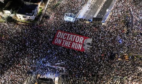 Izraelske sile ubile dva Palestinca, na ulicah množični protivladni protesti #foto