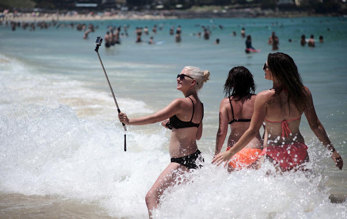 selfi, ženske, plaža | Foto Reuters