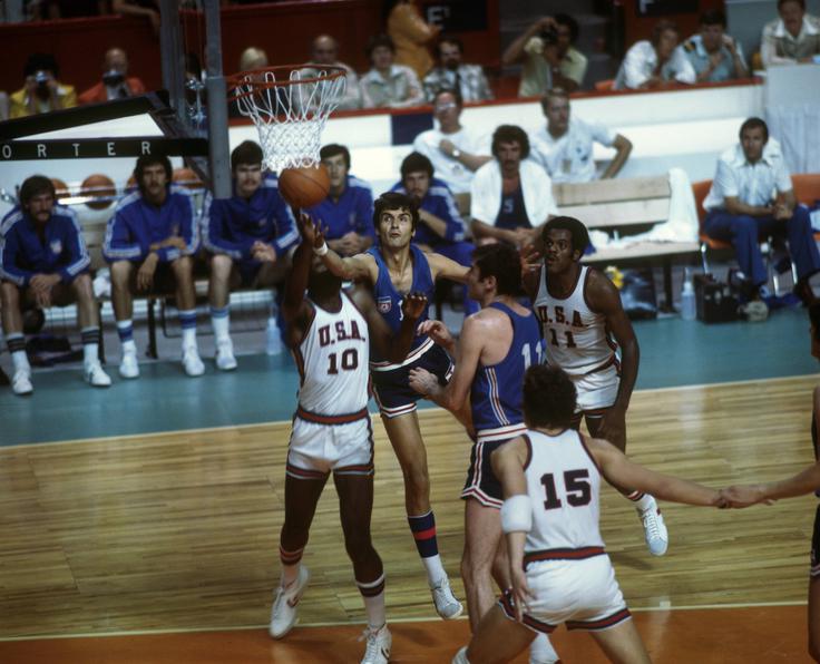 Damir Šolman v dresu Jugoslavije na tekmi proti ZDA na olimpijskem turnirju leta 1976 v Montrealu. | Foto: Guliverimage/Vladimir Fedorenko
