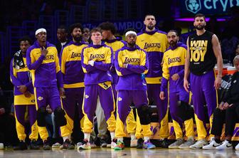 LA Lakers poletno sezono začenjajo proti Dallasu