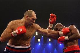 Holyfield in Botha januarja v Ugandi