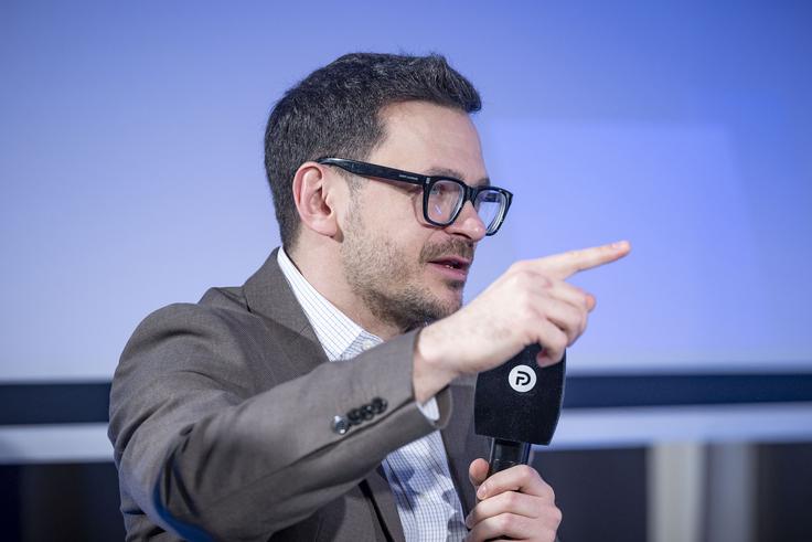 Jašin poudari: "Putin ne more 'izbrati kandidata' na volitvah v Evropi, lahko pa poskuša razbiti enotnost Evrope. Zato je pomembno, da je Evropa enotna – in da zna ustaviti Putina." | Foto: Ana Kovač