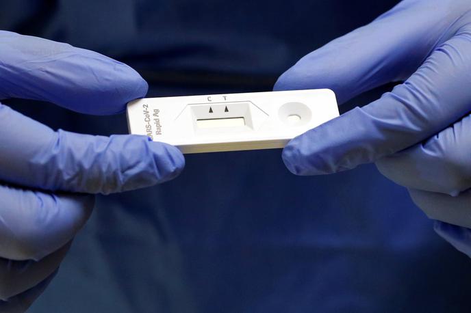 Hitri test, Antigenski test | Geneplanet bo v dveh mesecih v UKC Ljubljana dobavil največ deset tisoč hitrih antigenskih testov. | Foto Reuters