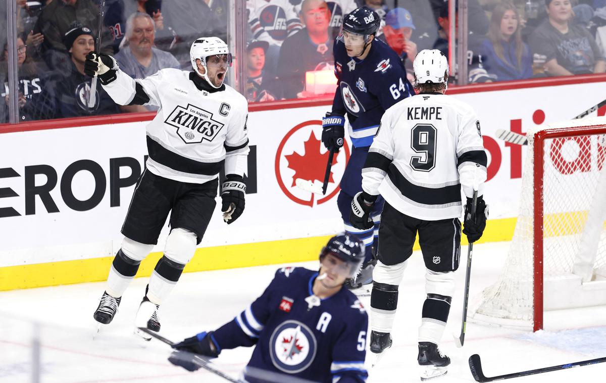 Anže Kopitar | Anže Kopitar je bil podajalec pri drugem golu Kraljev, a so ti spopad z Winnipegom izgubili. | Foto Reuters
