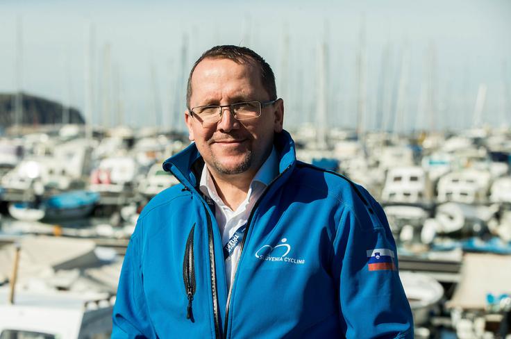 Martin Hvastija meni, da bi se na trasi prihodnjega Toura dobro znašel tudi mladi Tadej Pogačar, ki je že v svoji prvi sezoni v ekipo svetovne serije premaknil marsikateri mejnik. Na svoji prvi tritedenski dirki, Vuelti, je dosegel tri etapne zmage in to na najbolj zahtevnem terenu, na koncu zasedel 3. mesto in odnesel še belo majico najboljšega mladega kolesarja. | Foto: Vid Ponikvar