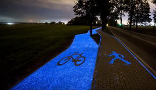 #MaleZmage: kolesarska steza, ki ponoči modro žari